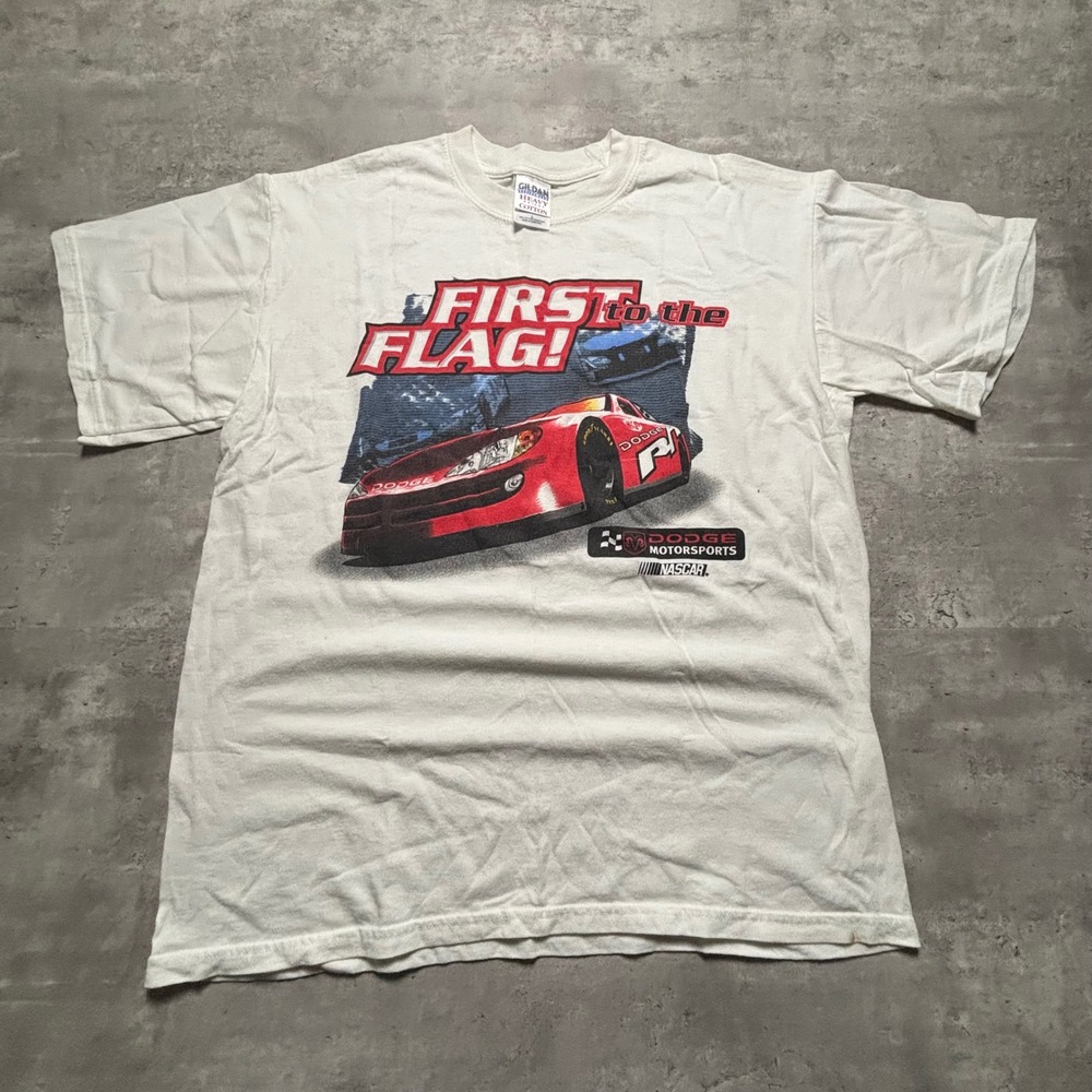 Gildan NASCAR Dodge Motorsports T-Shirt Large White Vintage First to the Flag